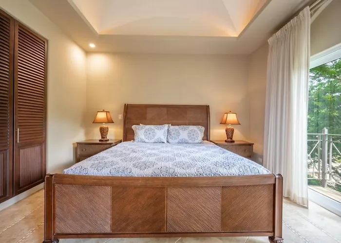 La Diria, Location, Walk To And Shops Tamarindo