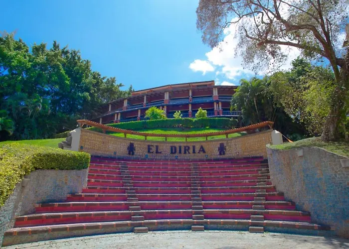 La Diria, Location, Walk To And Shops *