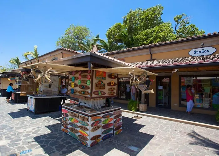 La Diria, Location, Walk To And Shops * Tamarindo